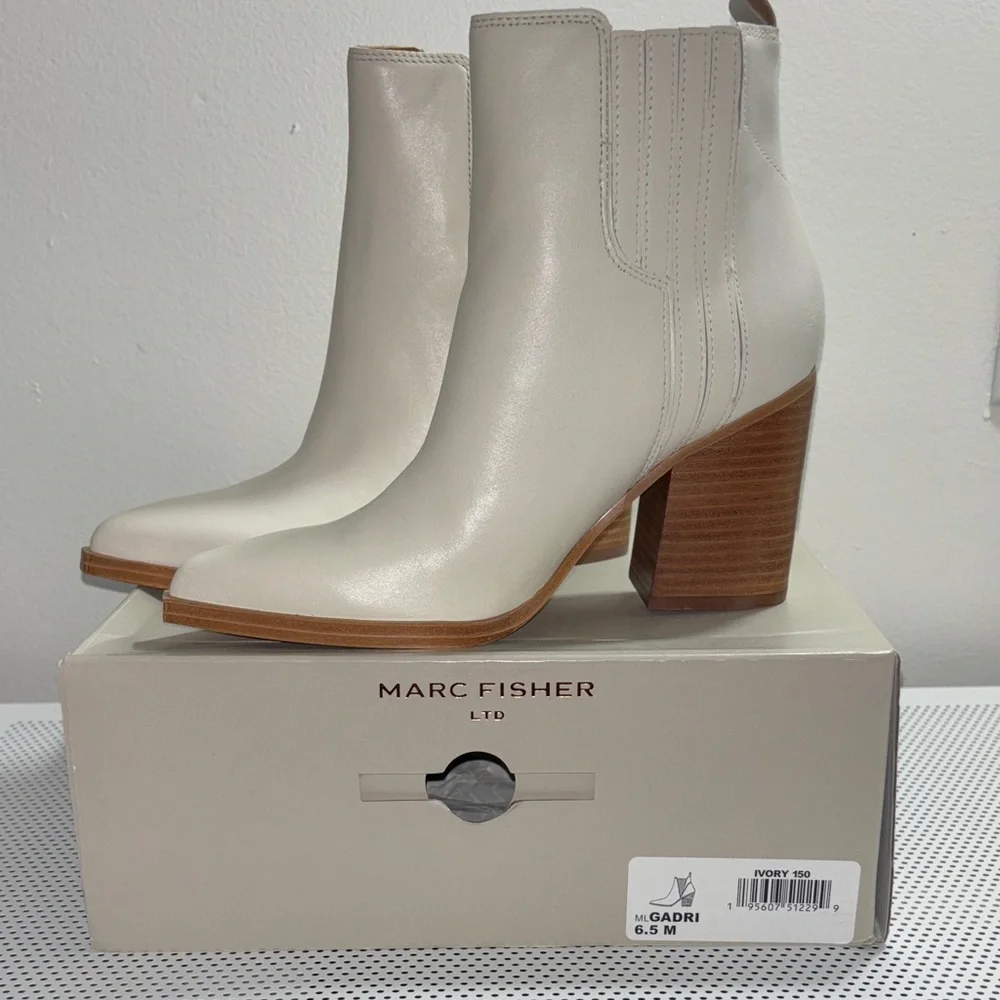 🆕 NWOT Marc Fisher Gadri Ivory Ankle Booties - Picture 8 of 8